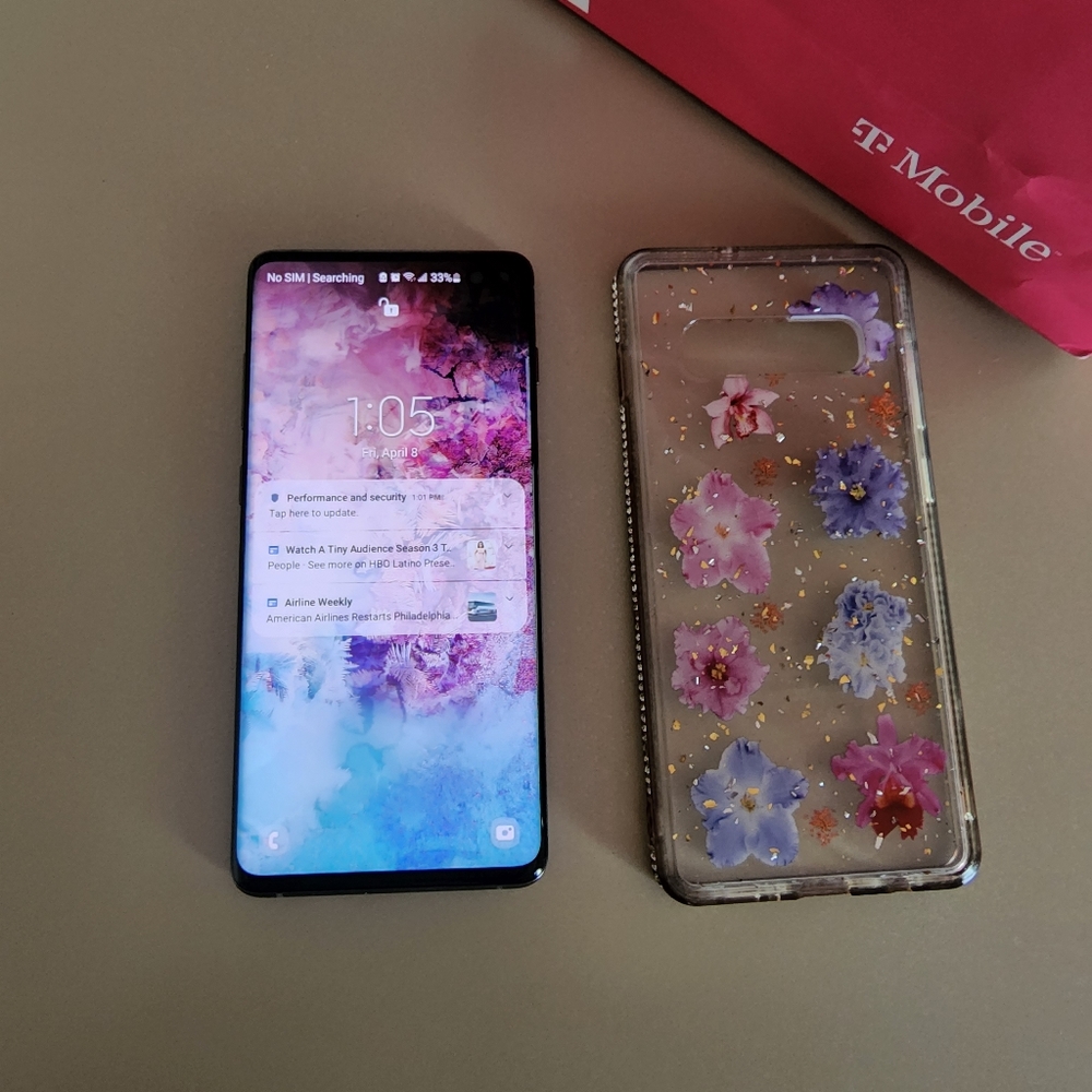 1,000 GB Samsung galaxy S10+ look like new, no scratches very good condition
